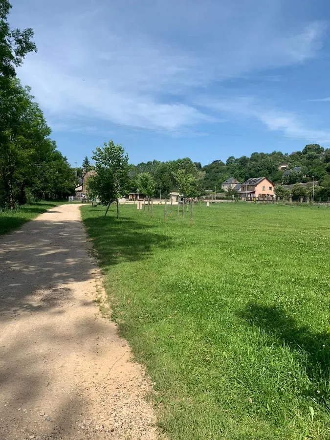Gite 4 Etoiles - La Maison De Paul Coussergues 0*,